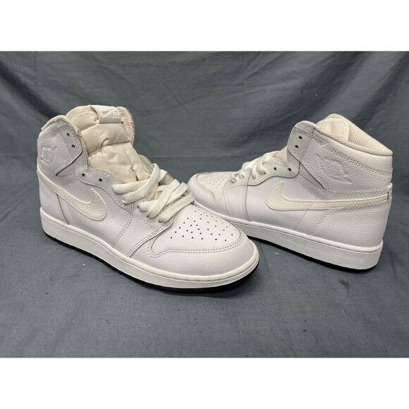 Nike Boys Jordan 1 Retro High (GS) 2017 White Perforated Size 7 NEW NO BOX! - Picture 1 of 11